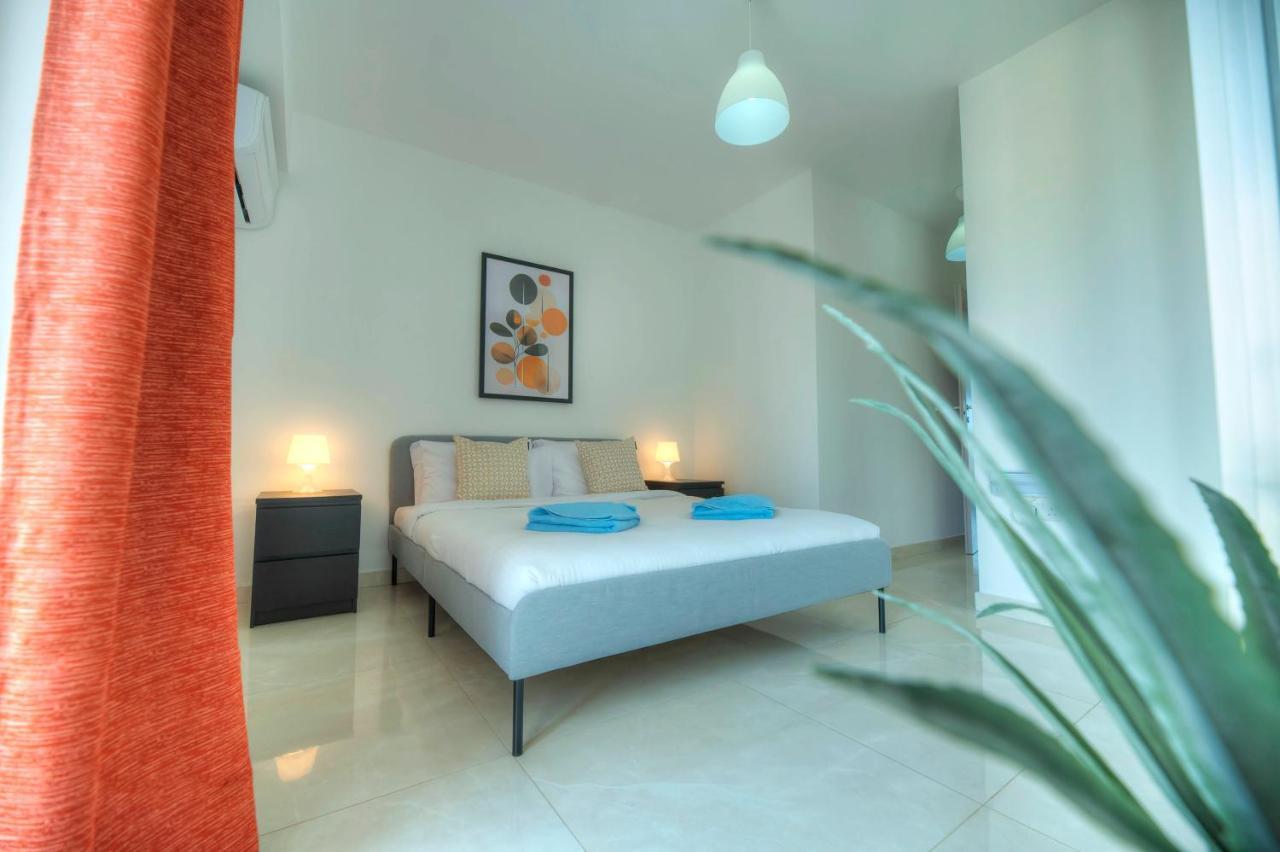 Seafront Beautifully Furnished 2 Bedrooms Gogzr-3 Gzira Экстерьер фото