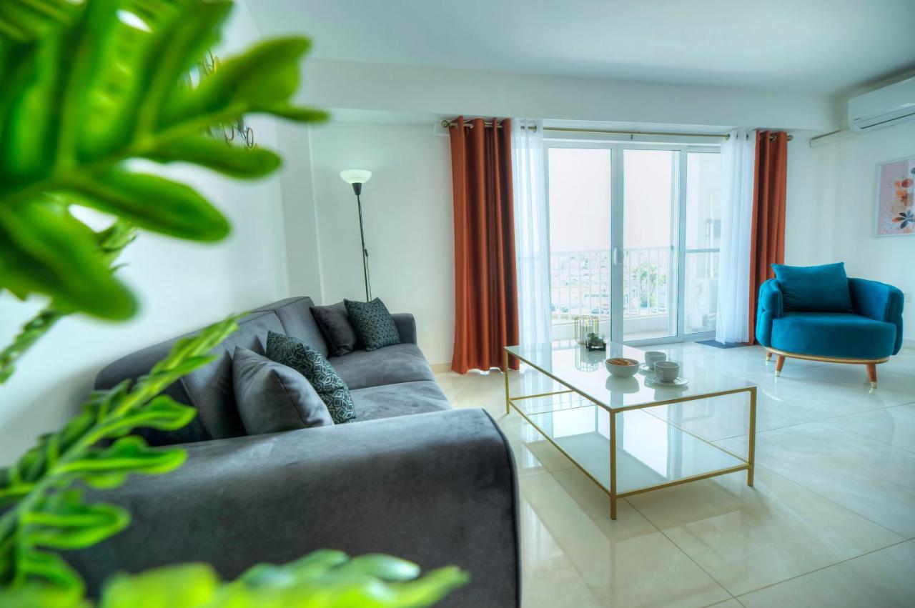 Seafront Beautifully Furnished 2 Bedrooms Gogzr-3 Gzira Экстерьер фото